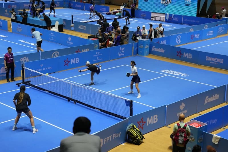 Spelers tijdens een padelwedstrijd